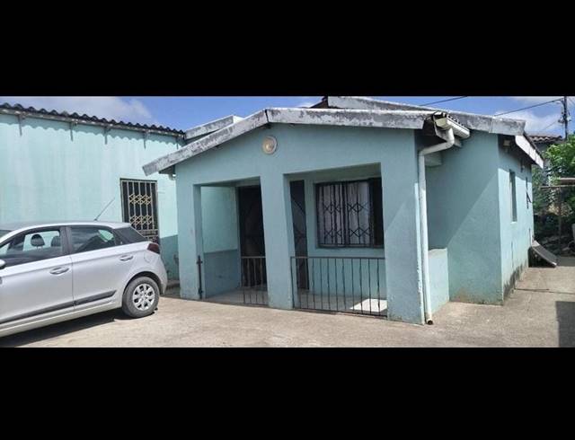 4 BEDROOM HOUSE FOR SALE IN UMLAZI